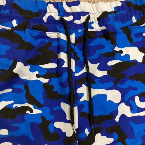 🌟2/$20 NWT Men’s Galaxy by Harvic blue Camo shorts - Picture 5 of 11